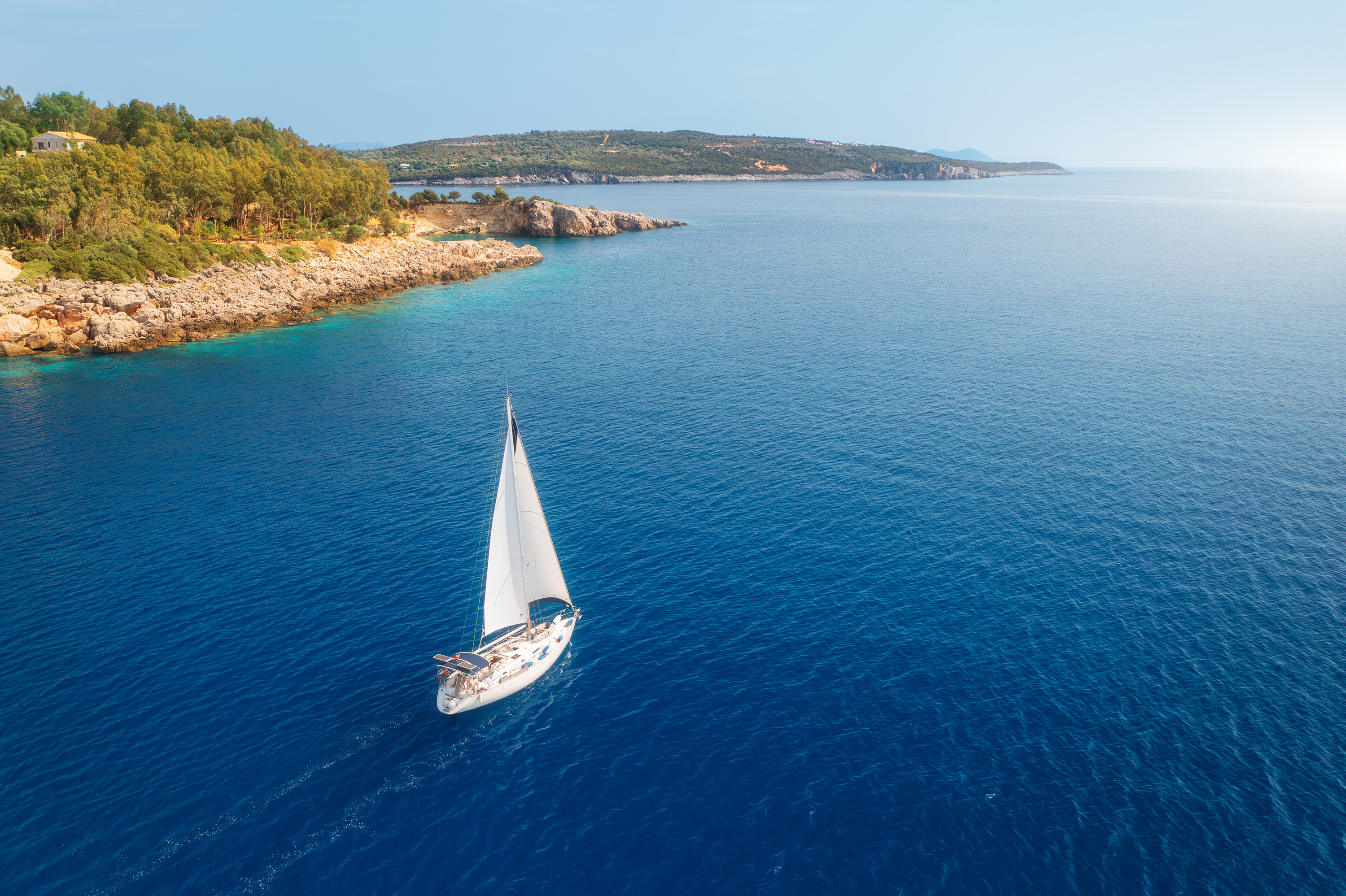 Segelboot aus der Luft